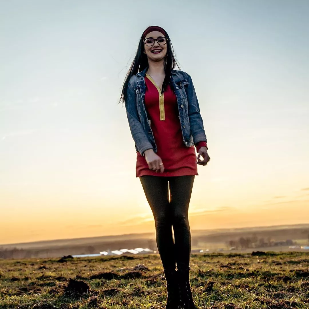 Metamorfoza pięknej wokalistki disco polo! Fani oczarowani zmianami u Emilii z Daj To Głośniej!